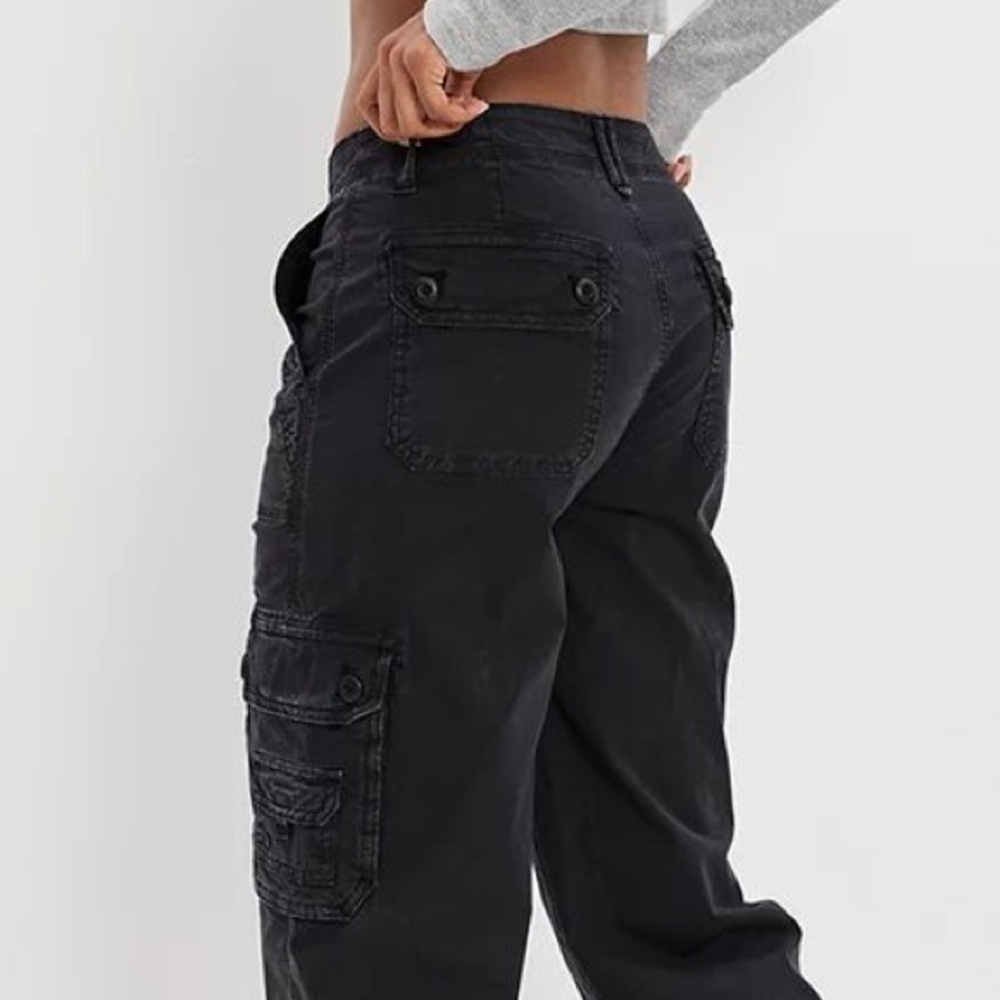 American Eagle Women’s Cargo Pants - Picture 15 of 16